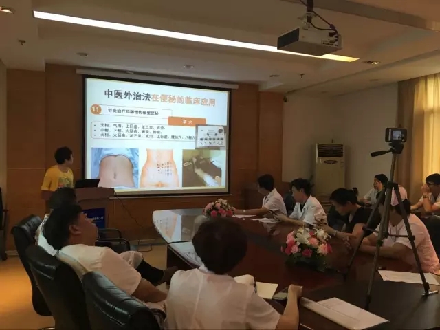 叶玲医生到医博,联手探索便秘之中医办法